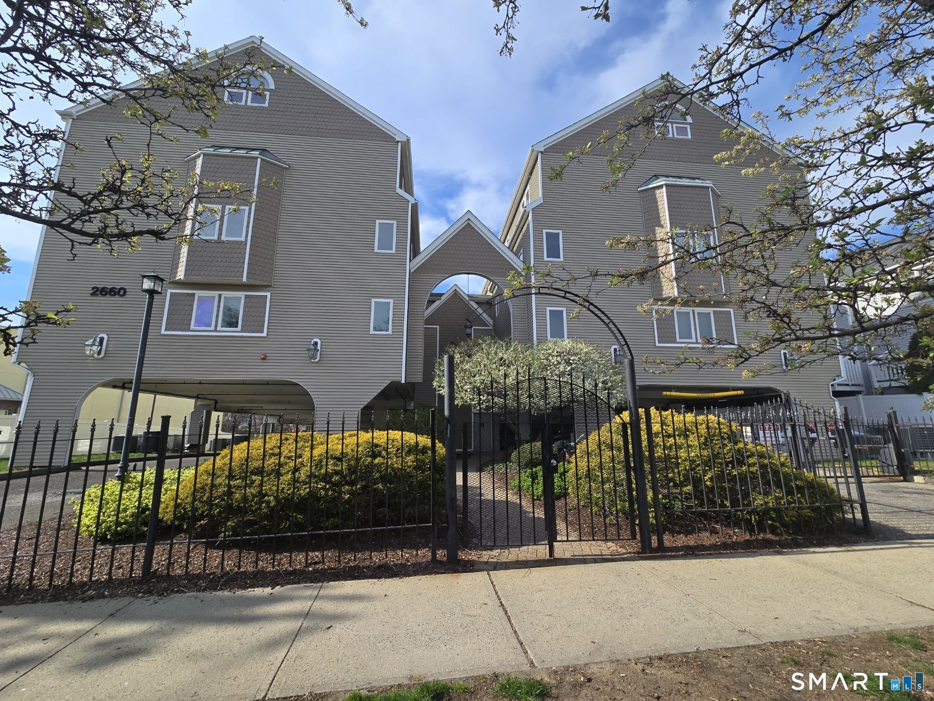 2660 North, Unit 211, Bridgeport, CT 06604 Main Photo