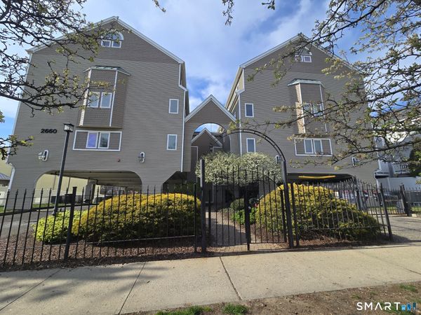 2660 North , Unit 211, Bridgeport, CT 06604