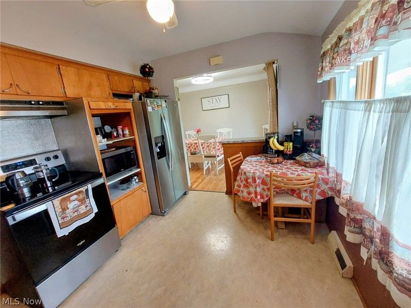 8320 Banner Lane , Parma, OH 44129 Photo 14