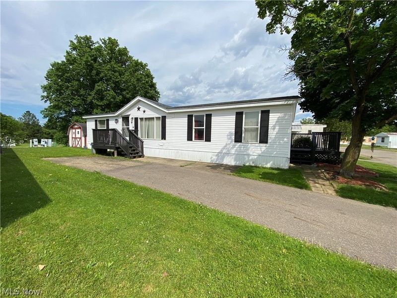 150 Rolling Acres Circle W, Massillon, OH 44647 Photo 1