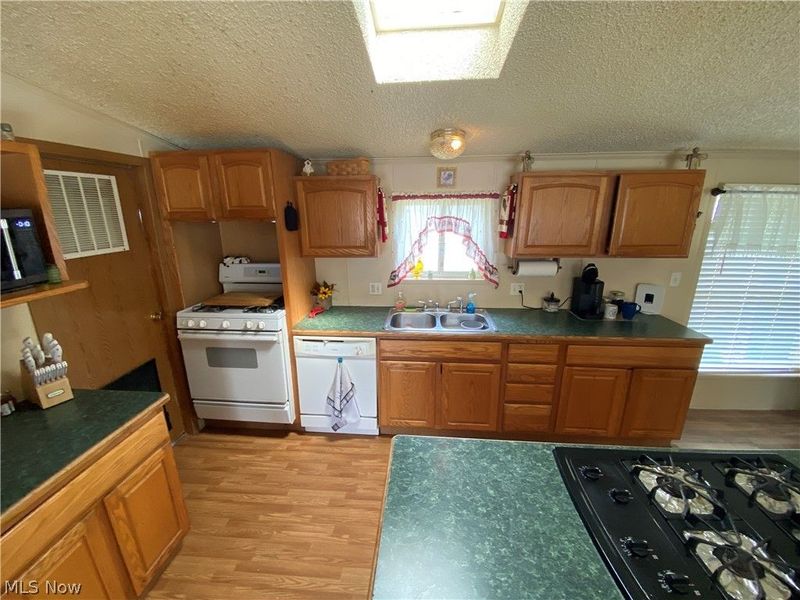 150 Rolling Acres Circle W, Massillon, OH 44647 Photo 8