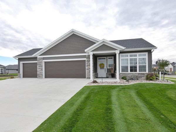 4078 49th Avenue S, Fargo, ND 58104