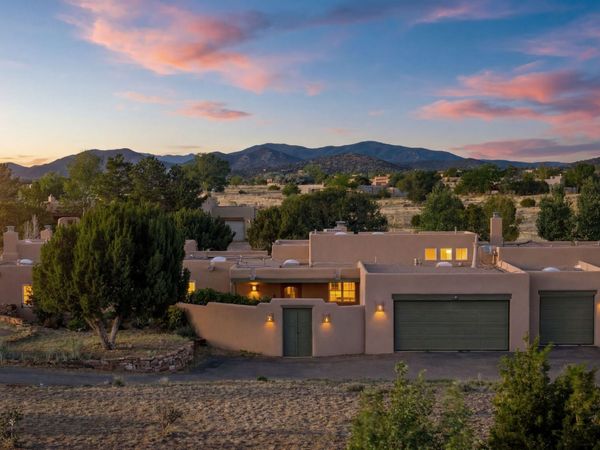 9 Cagua Road , Santa Fe, NM 87508