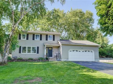 212 Hollybrook Road , Brockport, NY 14420