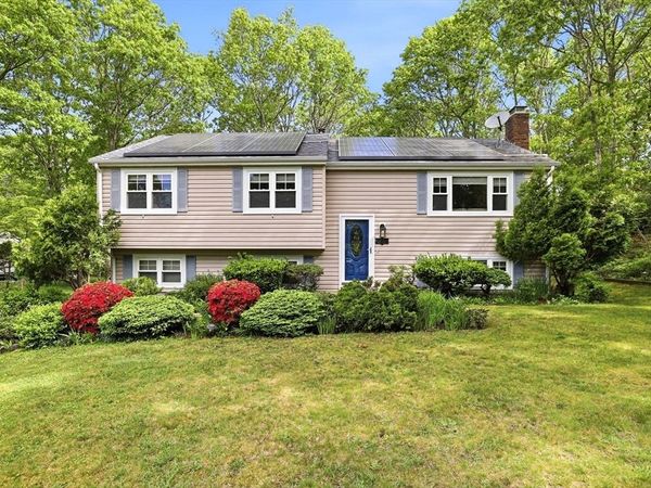 17 Briggs Ave, Bourne, MA 02532