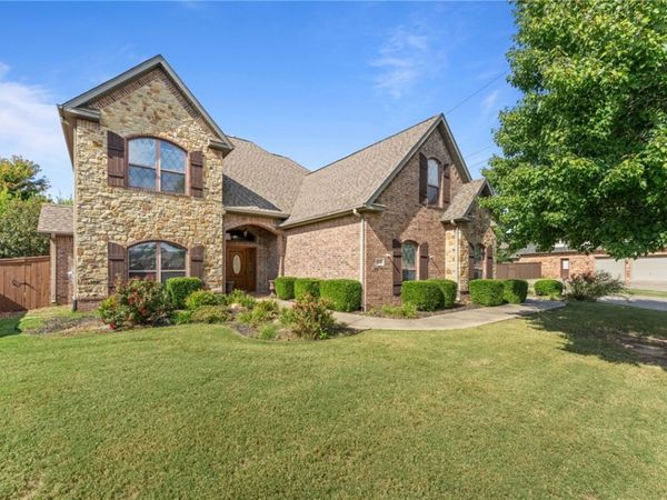 4800 Blaire Mont Road , Bentonville, AR 72713