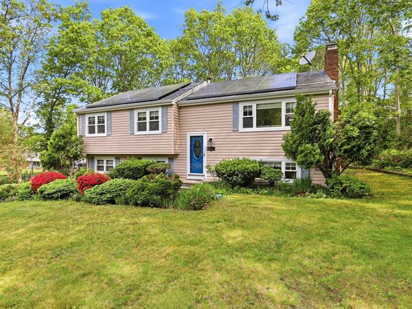 17 Briggs Avenue, Bourne, MA 02532