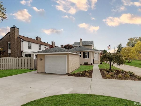 33316 JEFFERSON Avenue, St. Clair Shores, MI 48082