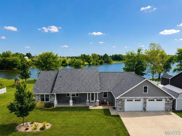 11214 W Lakeshore Drive , Hannibal, MO 63401