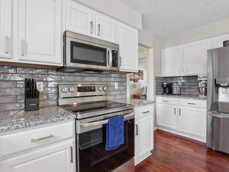 3155 Andrew James Drive , Hilliard, OH 43026 Photo 9