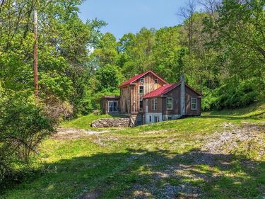 2210 STATE ROUTE 147 , DALMATIA, PA 17017