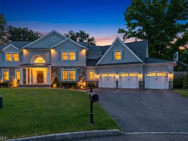2 Weimer Ct, Allendale, NJ 07401