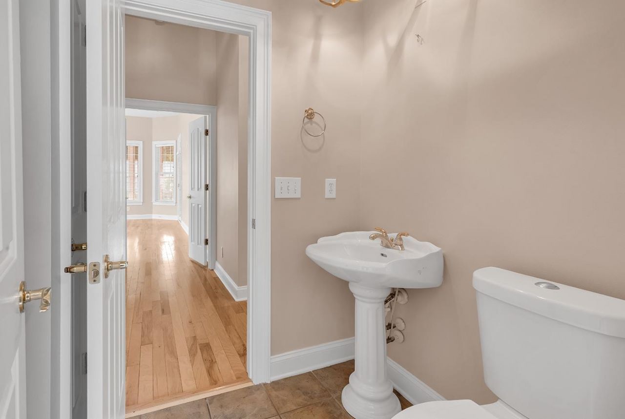 5606 Leatherleaf Dr. Photo 13