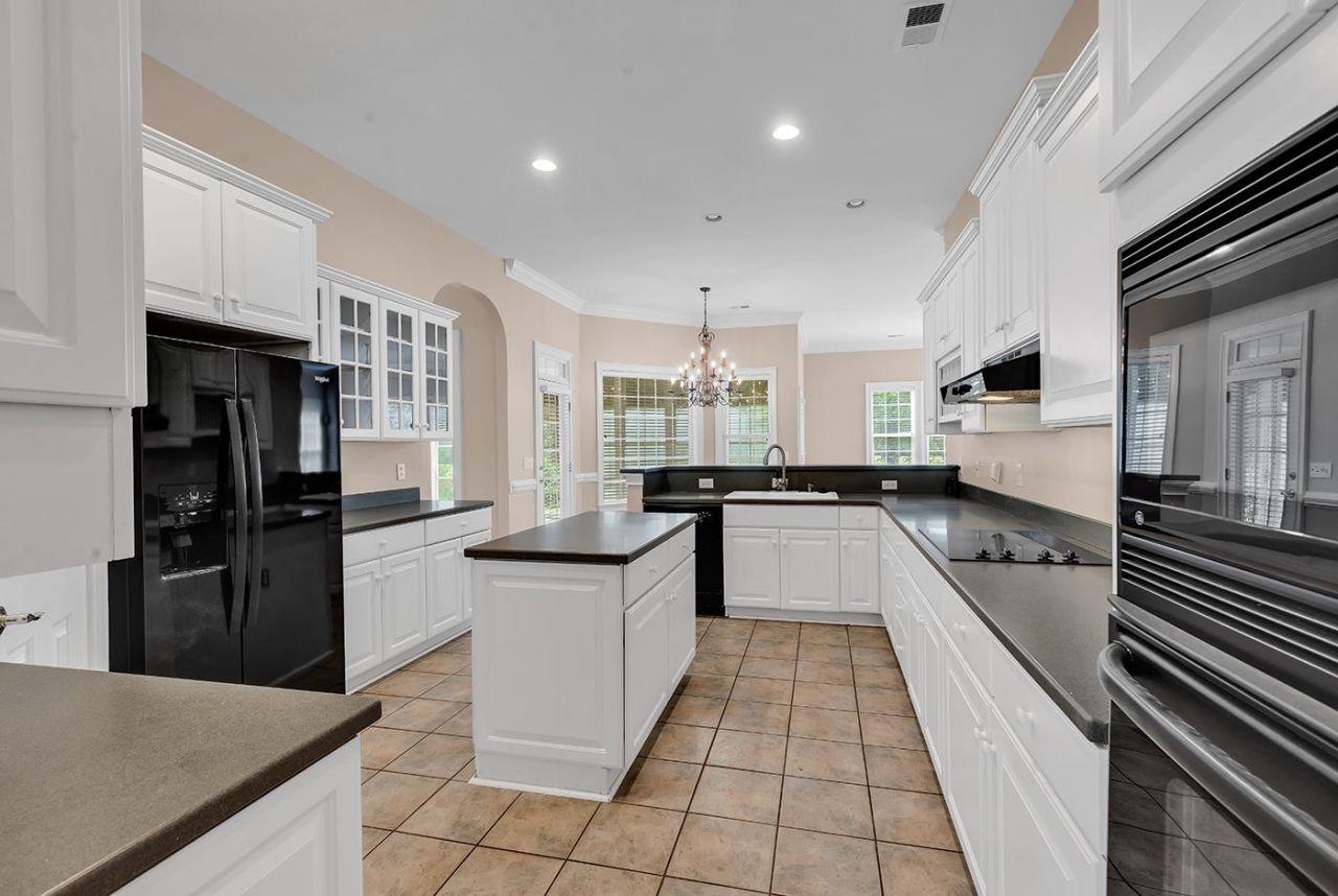 5606 Leatherleaf Dr. Photo 31