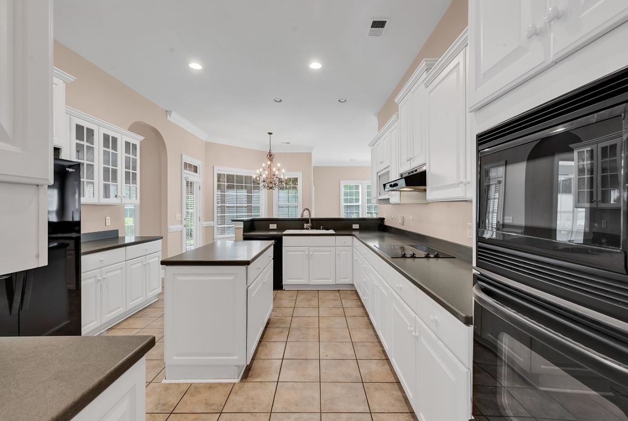 5606 Leatherleaf Dr. Photo 32