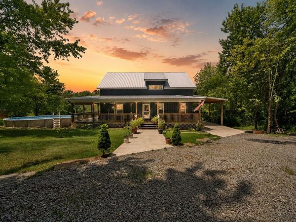 509 Iron Hill Rd , Burns, TN 37029