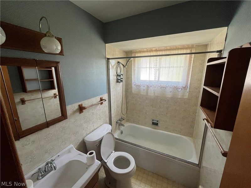 15513 Walvern Boulevard , Maple Heights, OH 44137 Photo 7