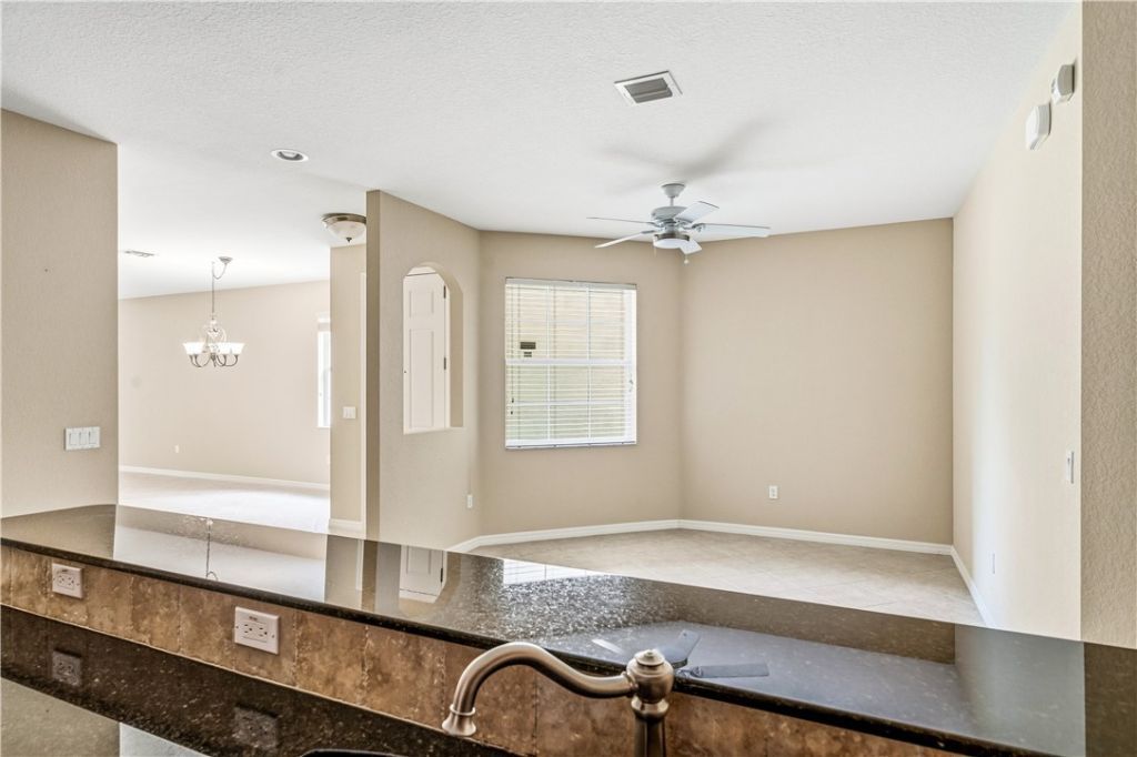 6425 Oxford Circle, Unit 104D, Vero Beach, FL 32966 Photo