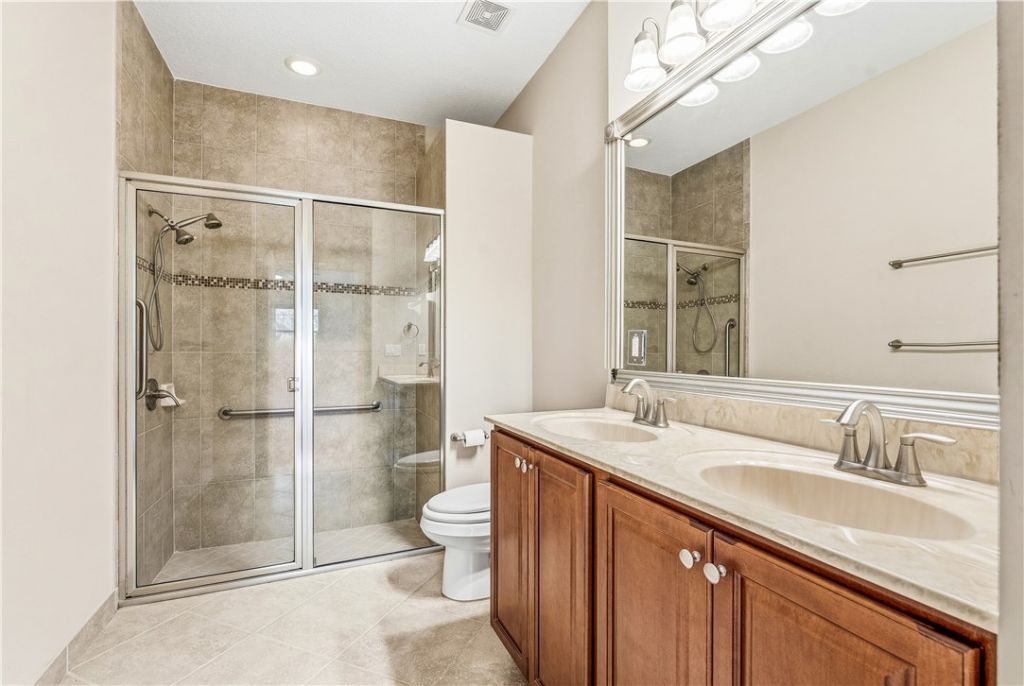 6425 Oxford Circle, Unit 104D, Vero Beach, FL 32966 Photo
