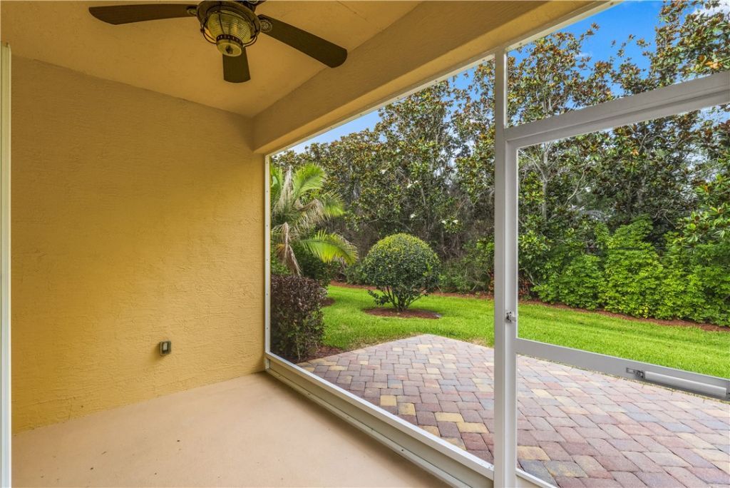 6425 Oxford Circle, Unit 104D, Vero Beach, FL 32966 Photo