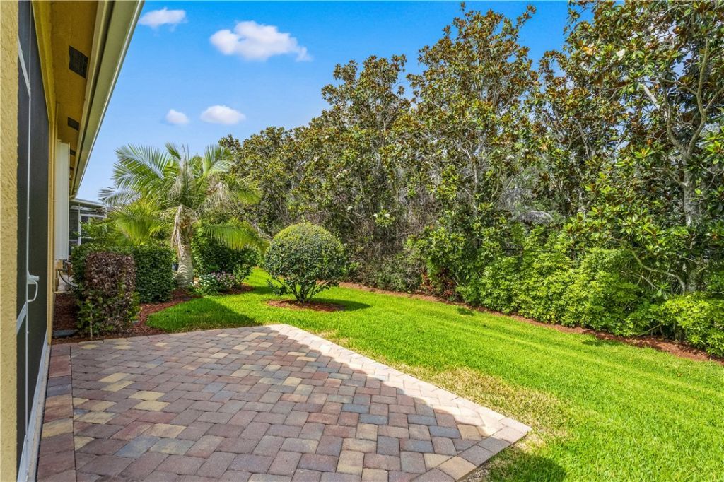 6425 Oxford Circle, Unit 104D, Vero Beach, FL 32966 Photo