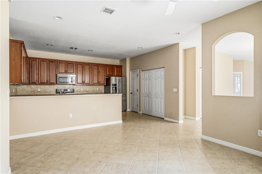 6425 Oxford Circle, Unit 104D, Vero Beach, FL 32966 Photo