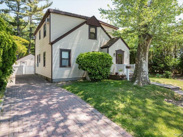 1045 Stanton Avenue , Woodmere, NY 11598