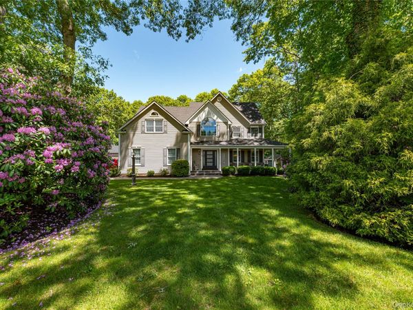 22 Cricket Court, Wading River, NY 11792