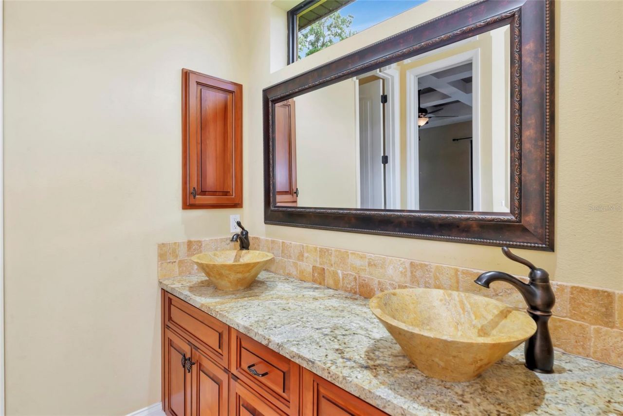 5624 Aaron Court , Sarasota, FL 34232 Photo