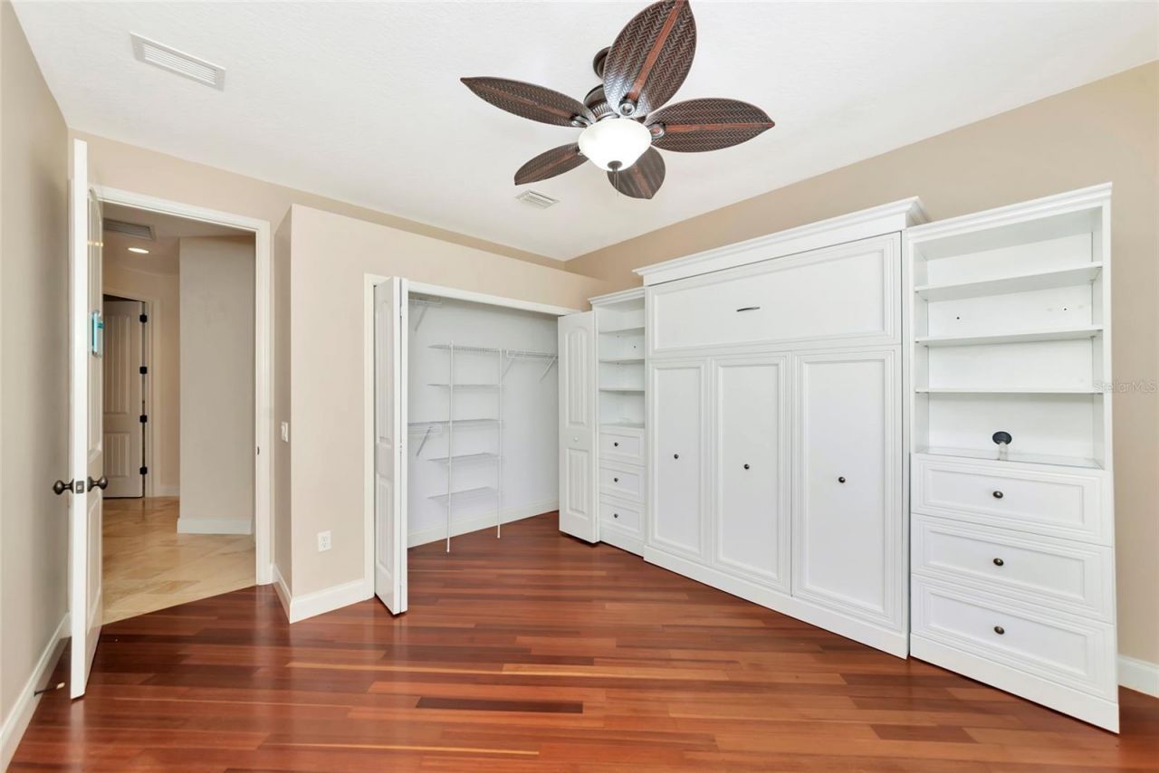 5624 Aaron Court , Sarasota, FL 34232 Photo