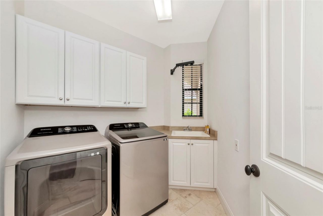 5624 Aaron Court , Sarasota, FL 34232 Photo