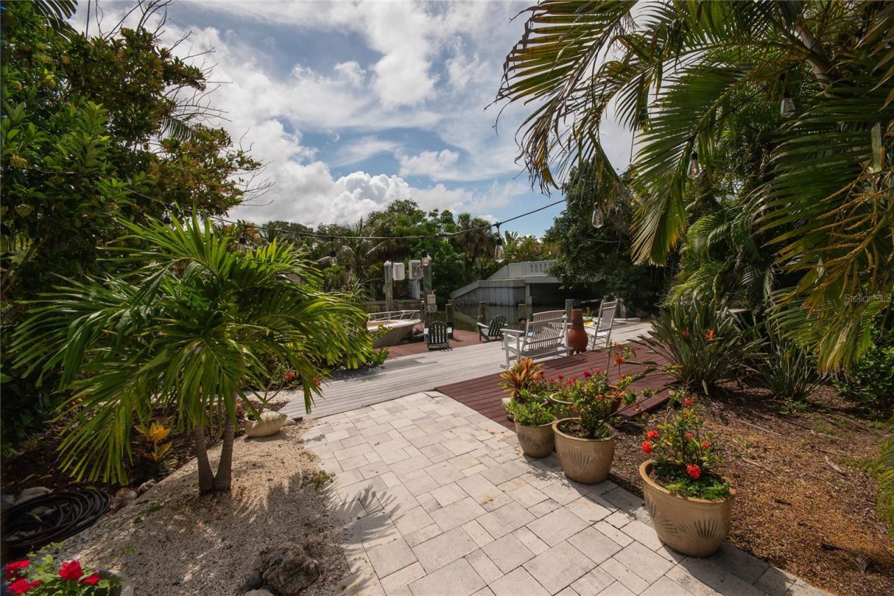 4925 Primrose Path, Sarasota, FL 34242 Photo