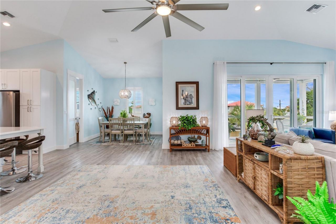 15808 Redington Drive, Redington Beach, FL 33708 Photo