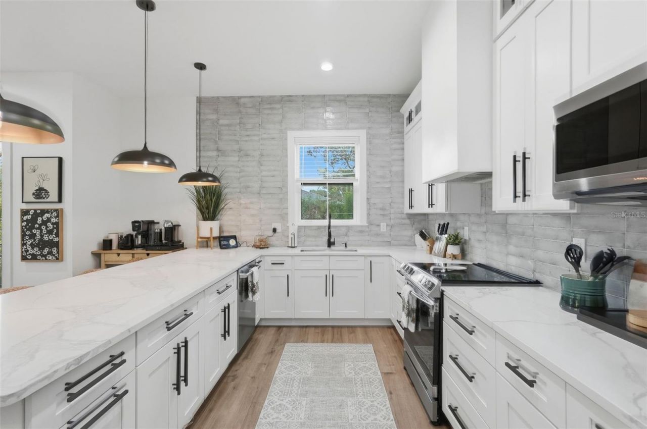 1727 Maryland Avenue Ne, Saint Petersburg, FL 33703 Photo