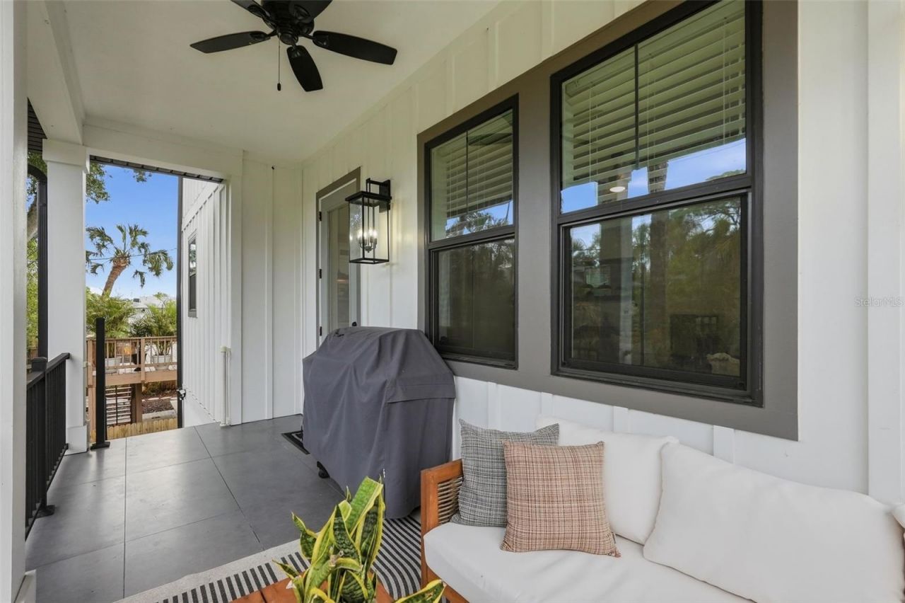 1727 Maryland Avenue Ne, Saint Petersburg, FL 33703 Photo