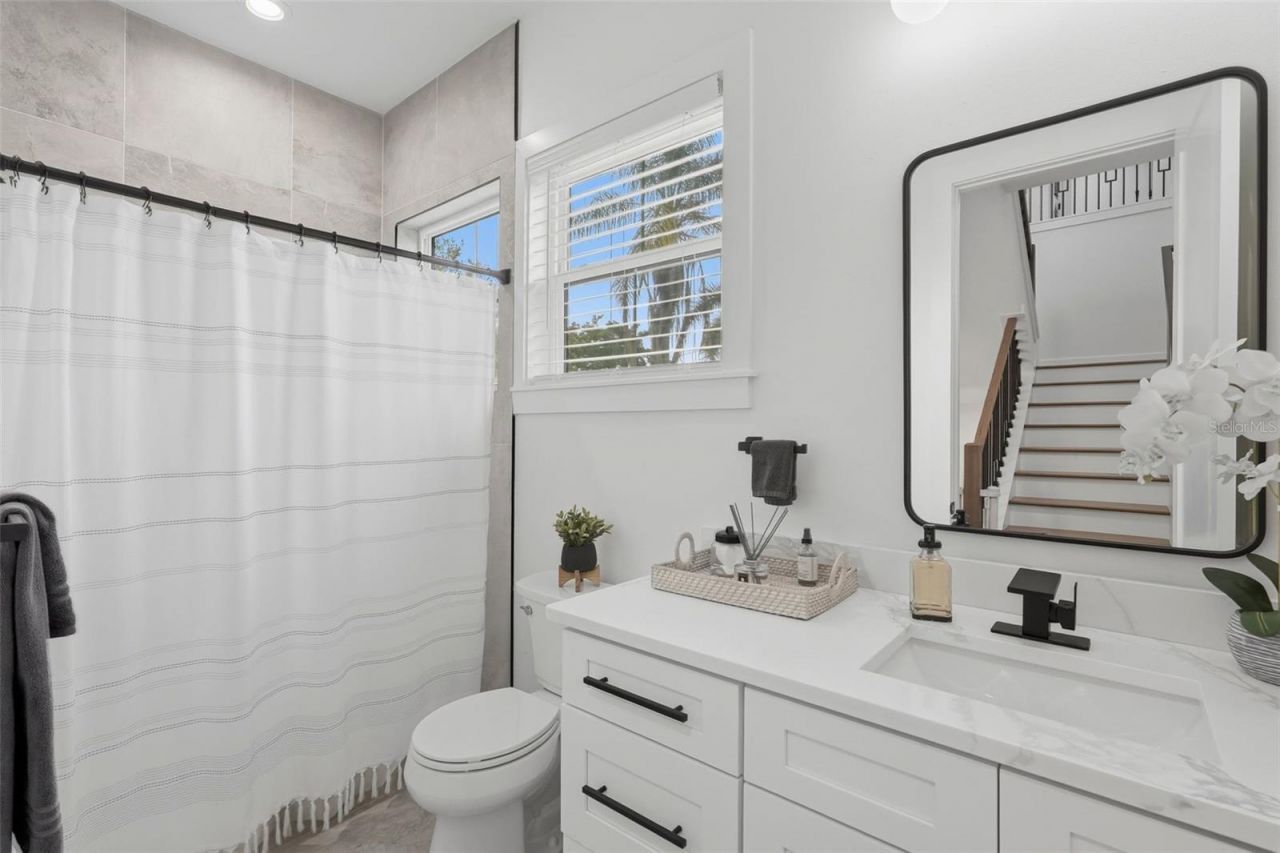 1727 Maryland Avenue Ne, Saint Petersburg, FL 33703 Photo