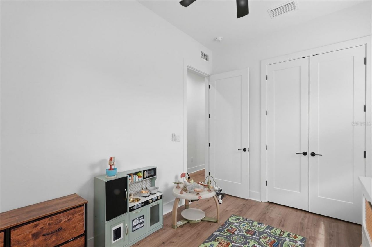 1727 Maryland Avenue Ne, Saint Petersburg, FL 33703 Photo