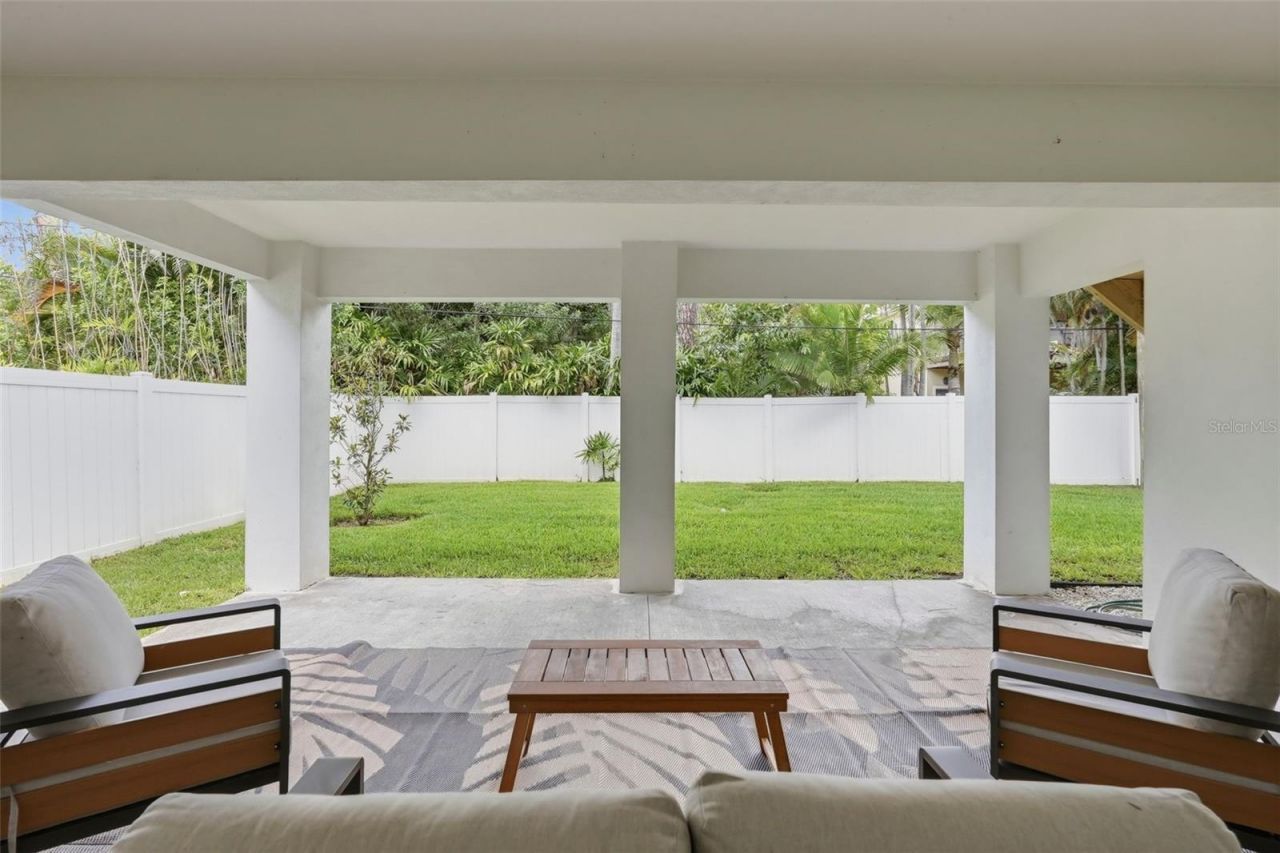 1727 Maryland Avenue Ne, Saint Petersburg, FL 33703 Photo