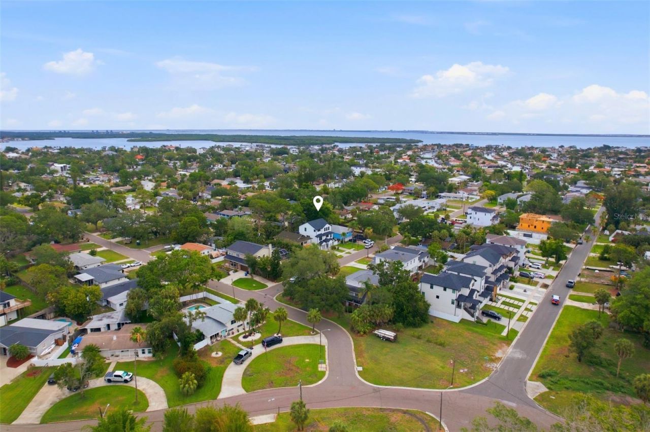 1727 Maryland Avenue Ne, Saint Petersburg, FL 33703 Photo