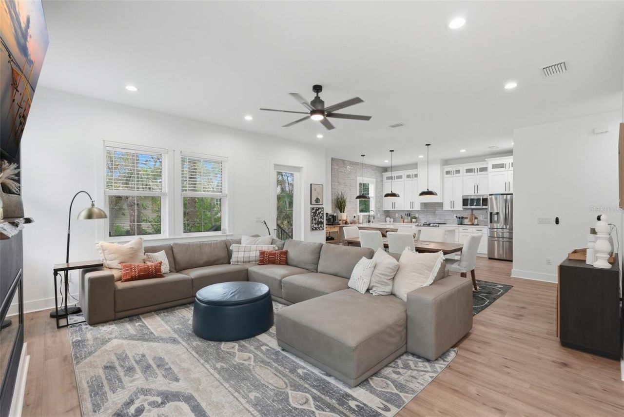 1727 Maryland Avenue Ne, Saint Petersburg, FL 33703 Photo