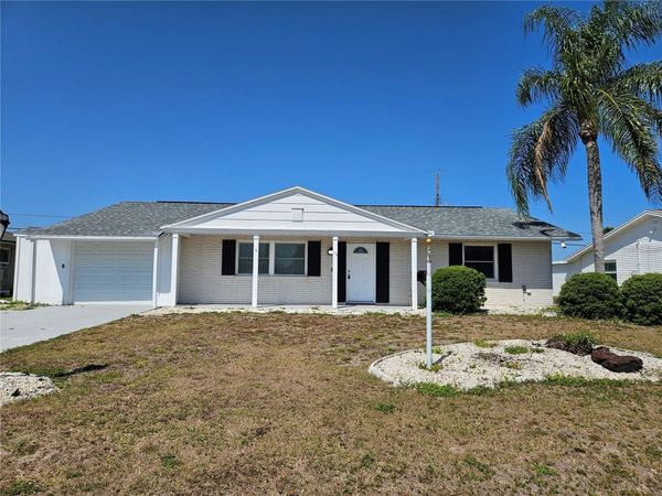 1104 DESERT HILLS DRIVE , SUN CITY CENTER, FL 33573