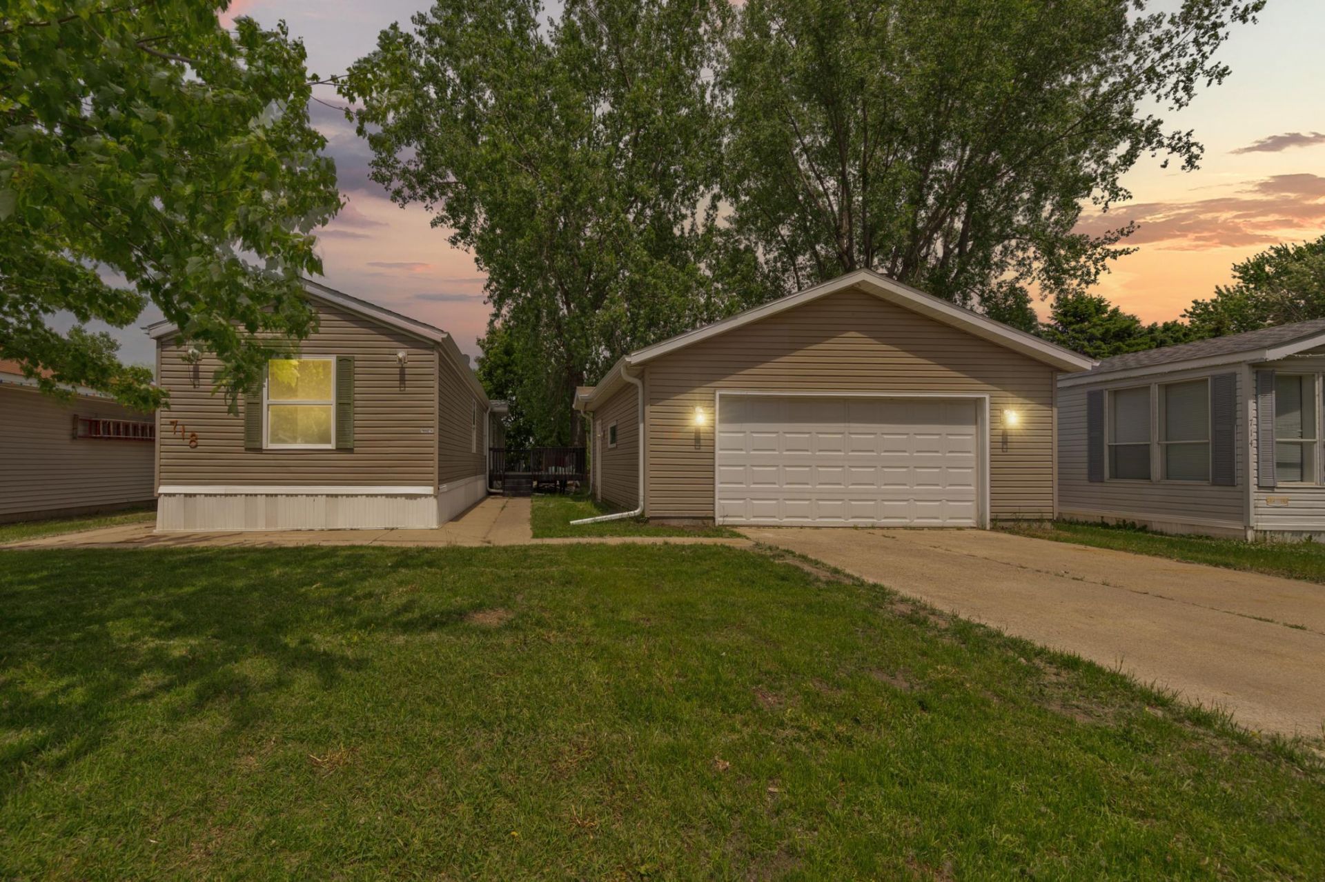 718 Rose Drive, Faribault, MN 55021