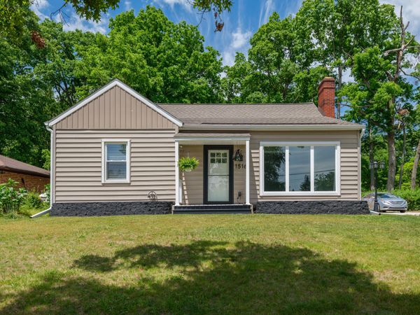 1516 Romence Road, Portage, MI 49024