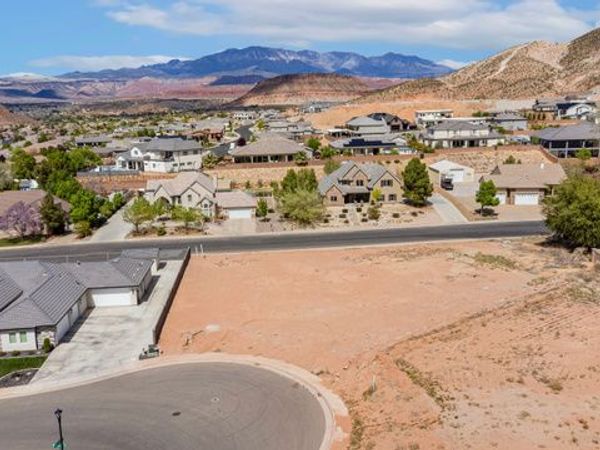 1067 E BRONCO DR , Unit 21, Washington, UT 84780