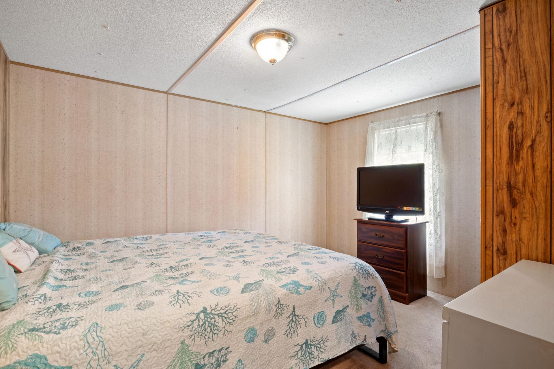 563 Plum Ct. Photo 8