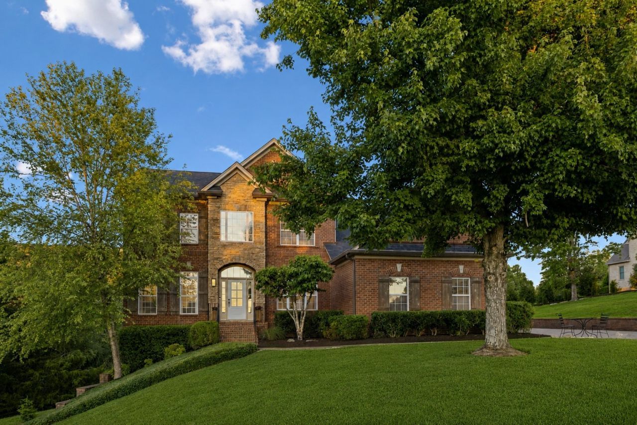 8140 Cloverland Dr, Nashville, TN 37211 Main Photo