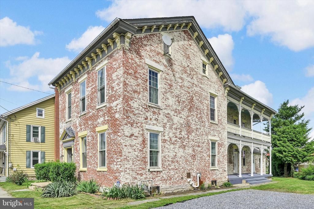 6 N RACE STREET , RICHLAND, PA 17087