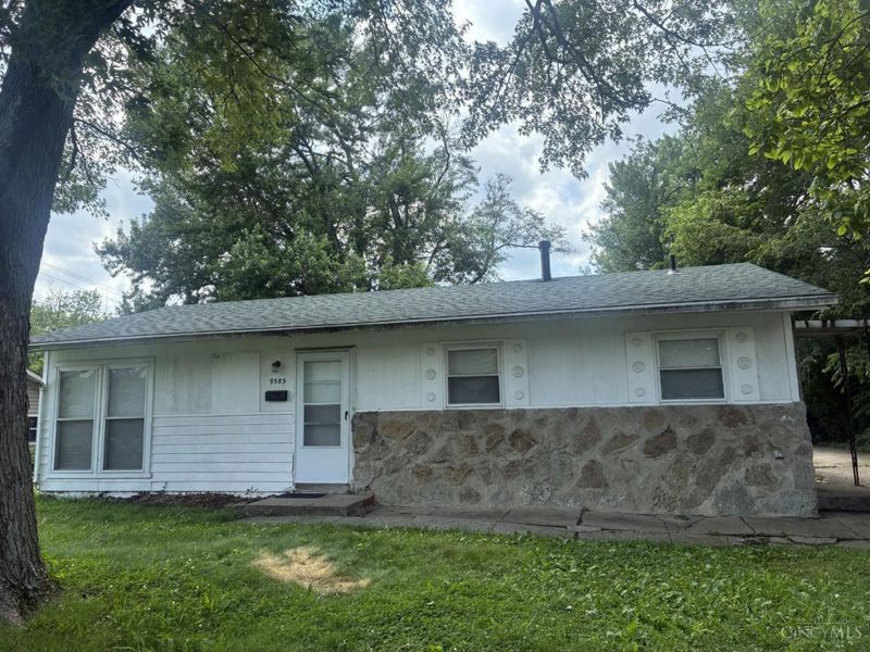 9585 Ridgemoor Avenue, Colerain Township, OH 45231 Photo 1