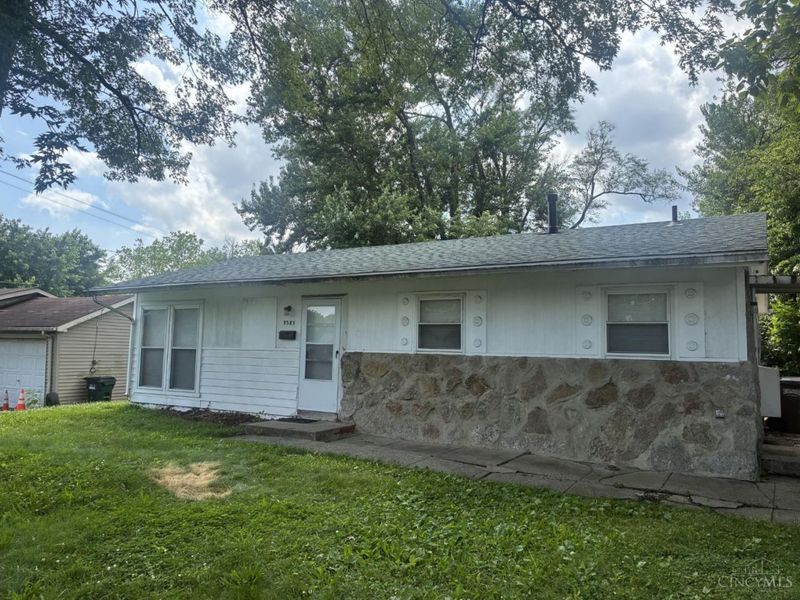 9585 Ridgemoor Avenue, Colerain Township, OH 45231 Photo 2