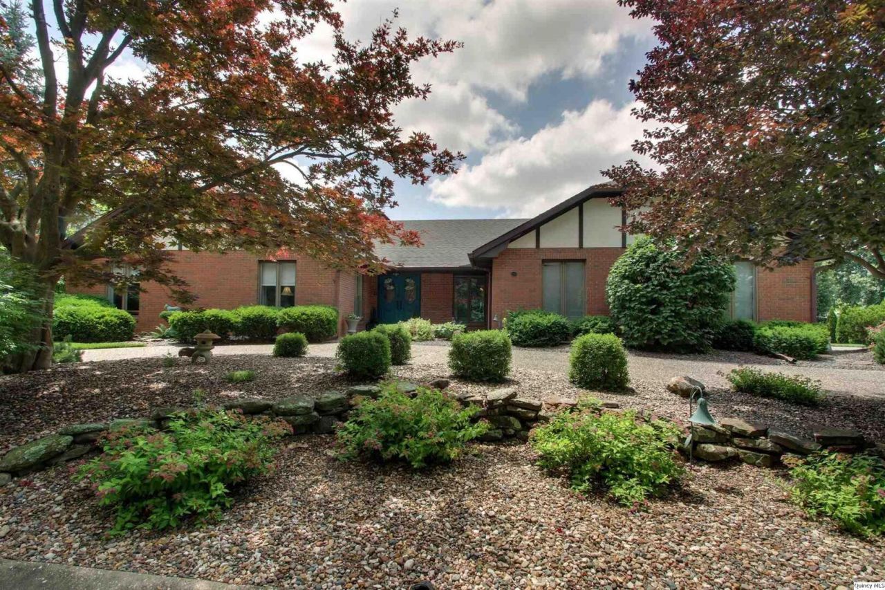 4020 Cumberland Dr. , Quincy, IL 62305 Main Photo